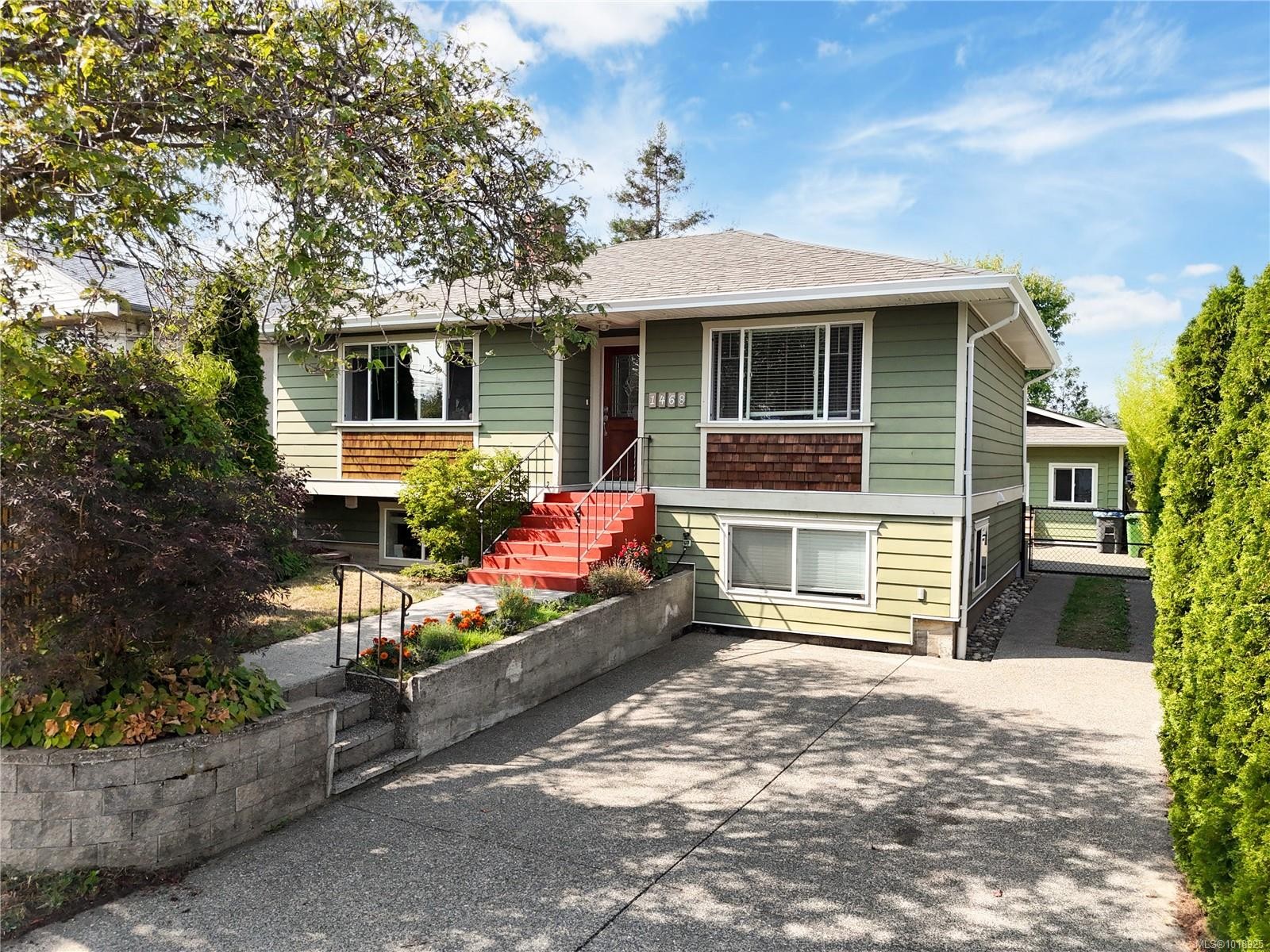 1468 Stroud Rd, Victoria, BC
