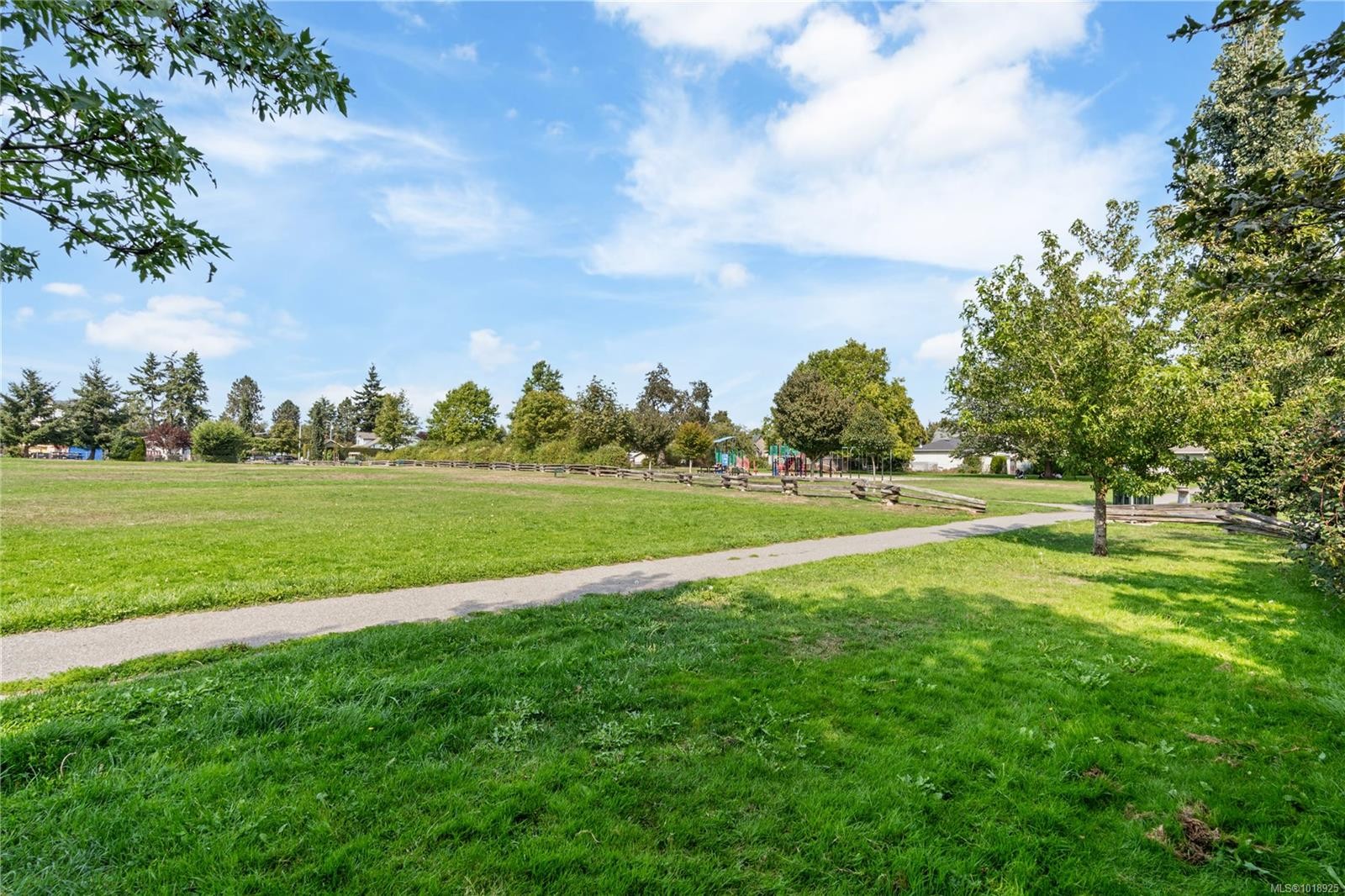 1468 Stroud Rd, Victoria, BC