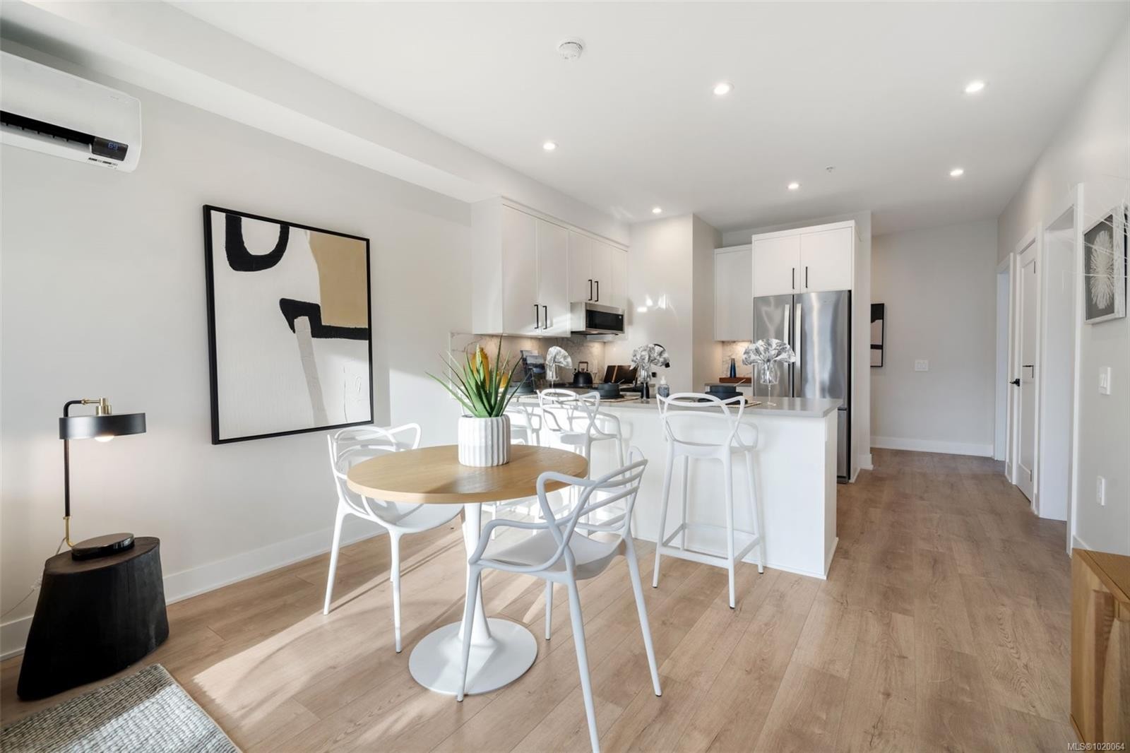 602-1371 Goldstream Ave, Langford, BC - Indoor