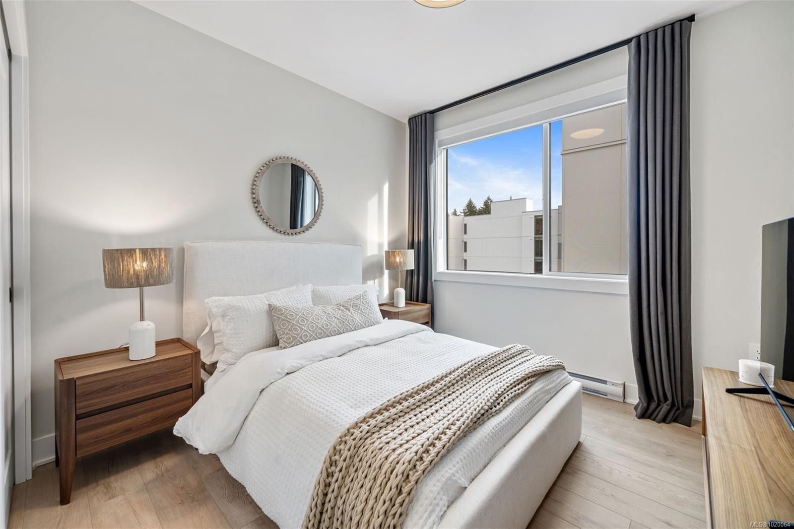 602-1371 Goldstream Ave, Langford, BC - Indoor Photo Showing Bedroom