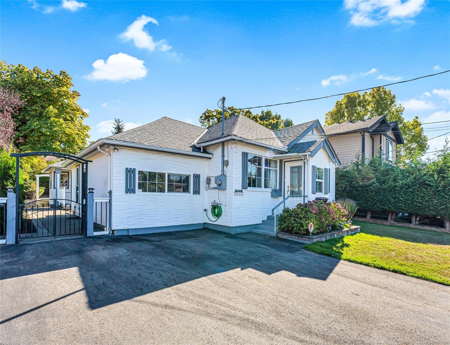3165 Wascana St, Saanich, BC