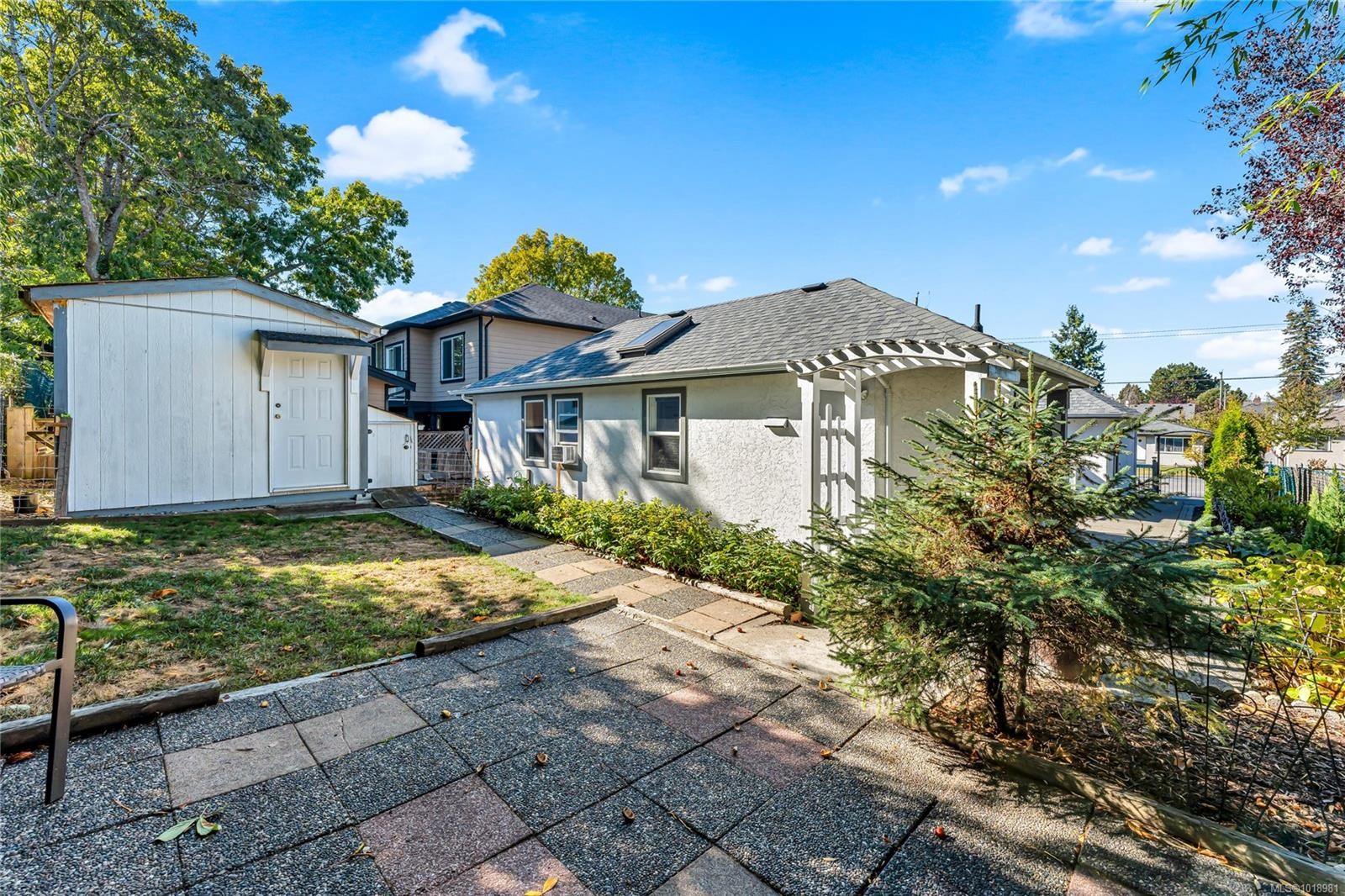 3165 Wascana St, Saanich, BC
