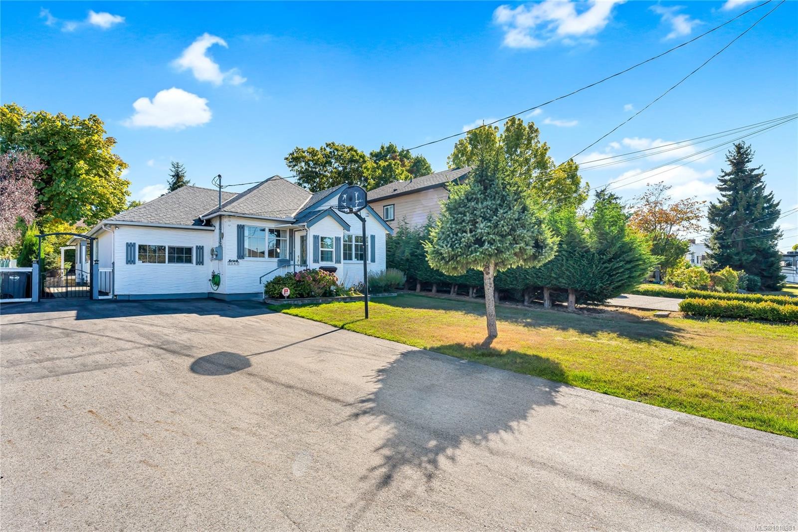 3165 Wascana St, Saanich, BC