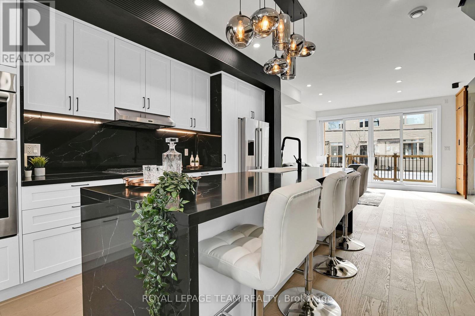 826 Alpine Avenue, Ottawa, ON - Indoor