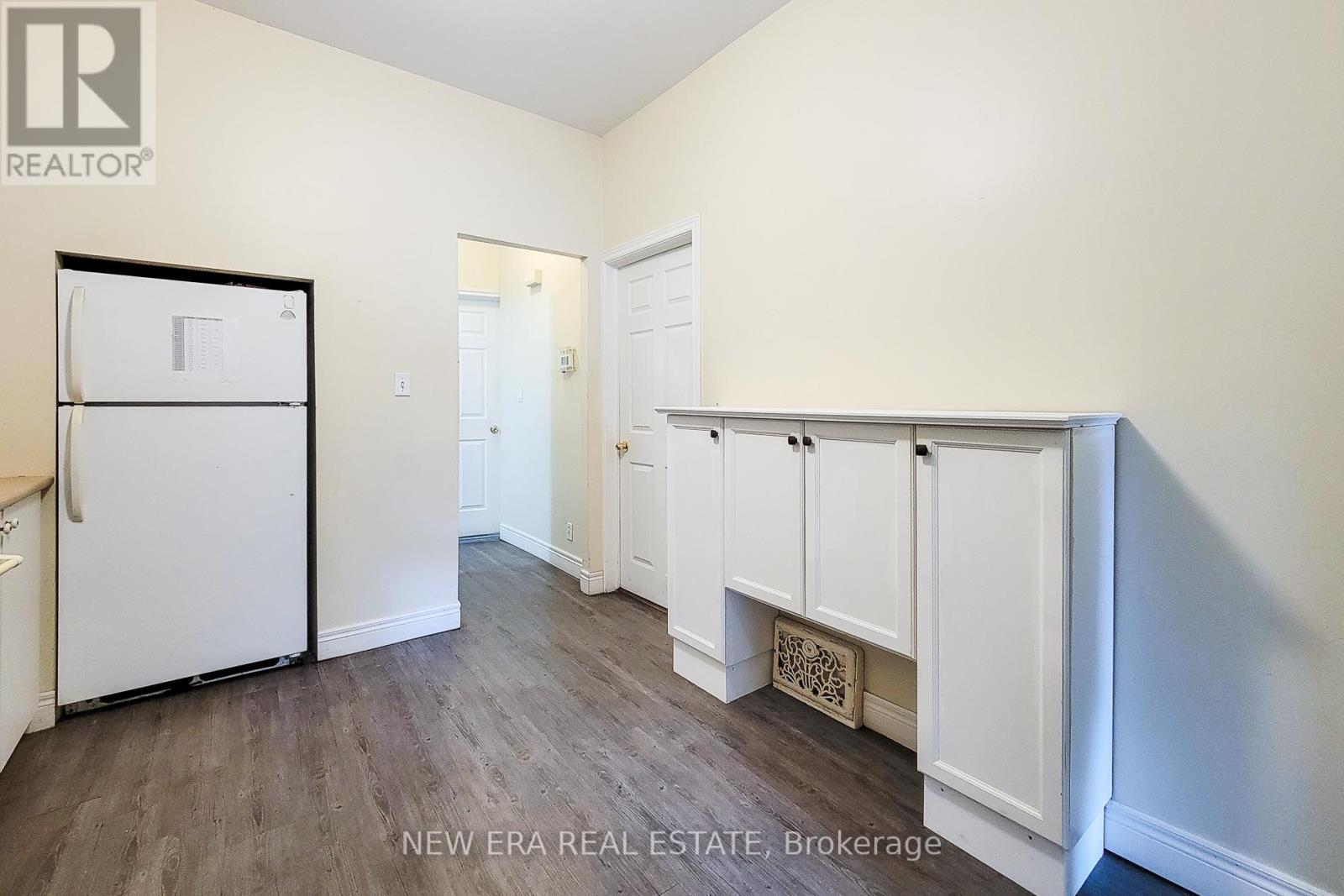 125 Sanford Avenue N, Hamilton, ON - Indoor Photo Showing Other Room