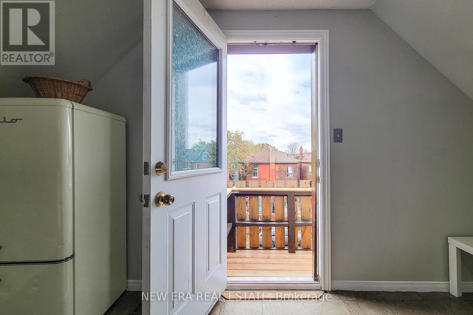 125 Sanford Avenue N, Hamilton, ON - Indoor Photo Showing Other Room