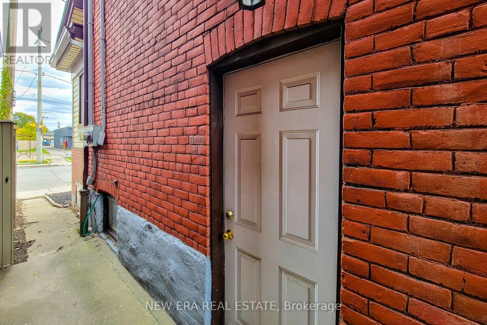 125 Sanford Avenue N, Hamilton, ON - Outdoor With Exterior