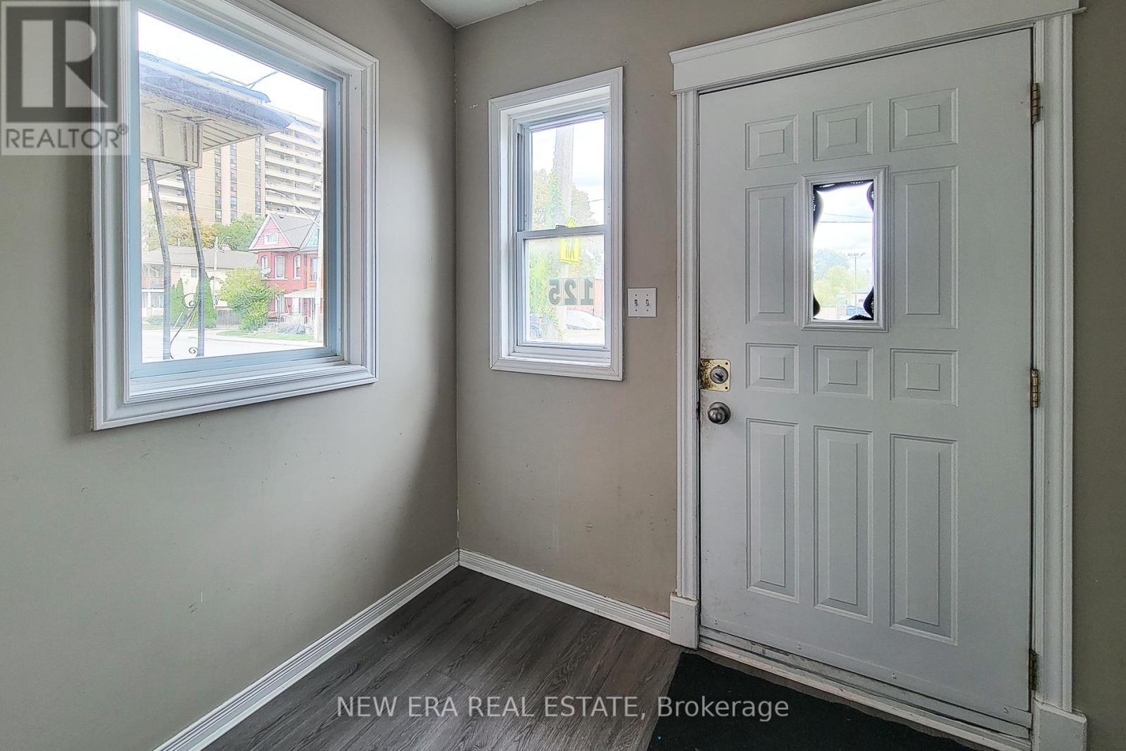125 Sanford Avenue N, Hamilton, ON - Indoor Photo Showing Other Room
