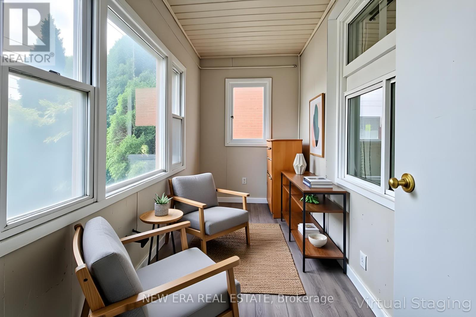 125 Sanford Avenue N, Hamilton, ON - Indoor