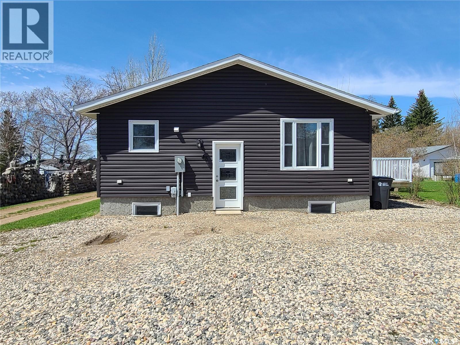 46 Newcombe Street, Manor, SK - Outdoor