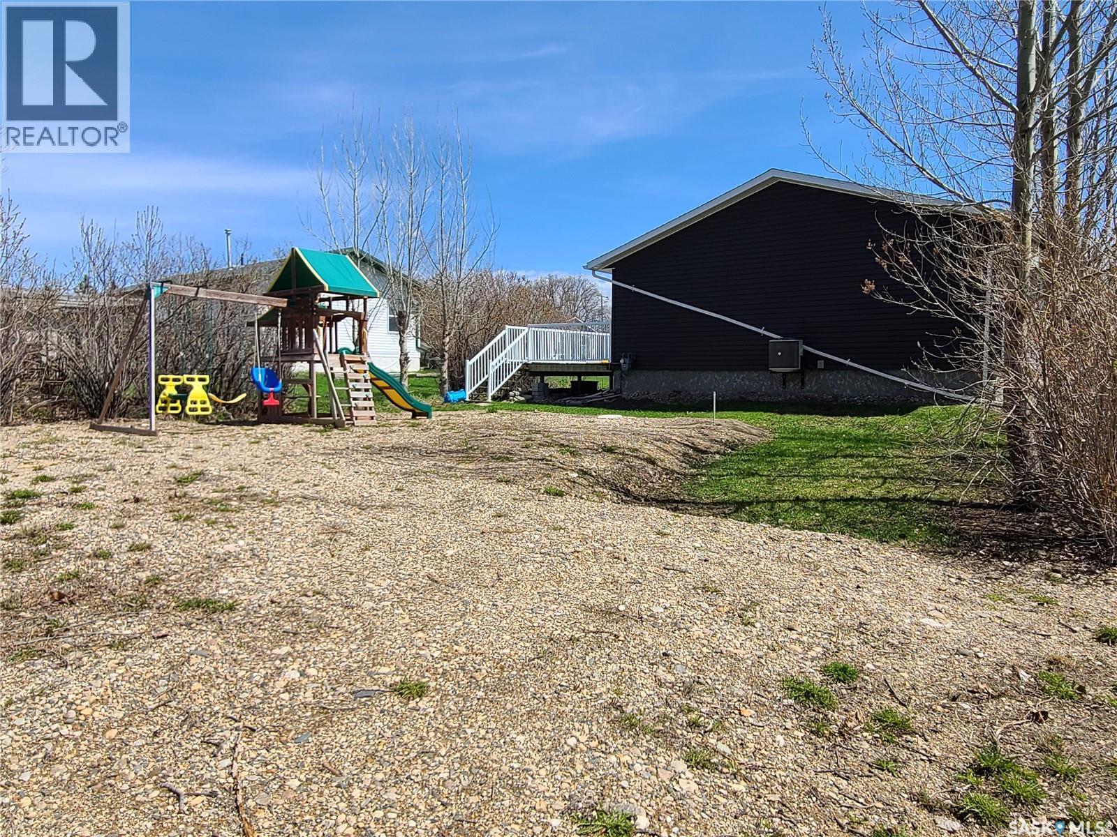 46 Newcombe Street, Manor, SK - Outdoor