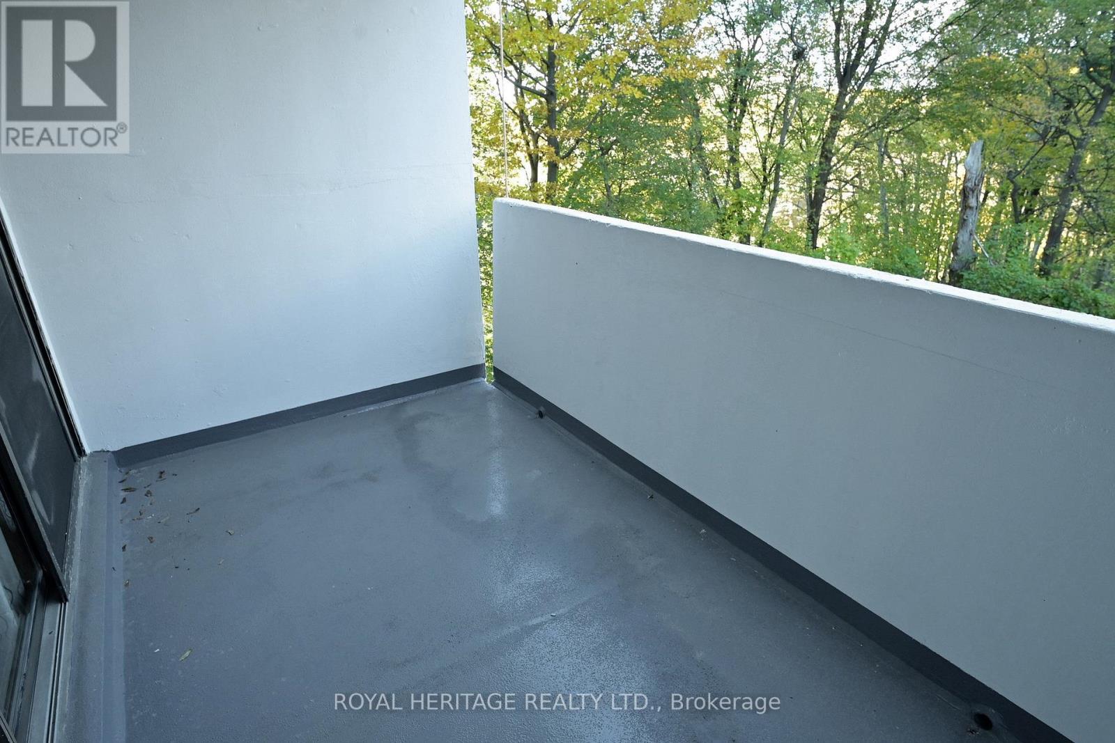 301 - 3 Massey Square, Toronto, ON - Outdoor