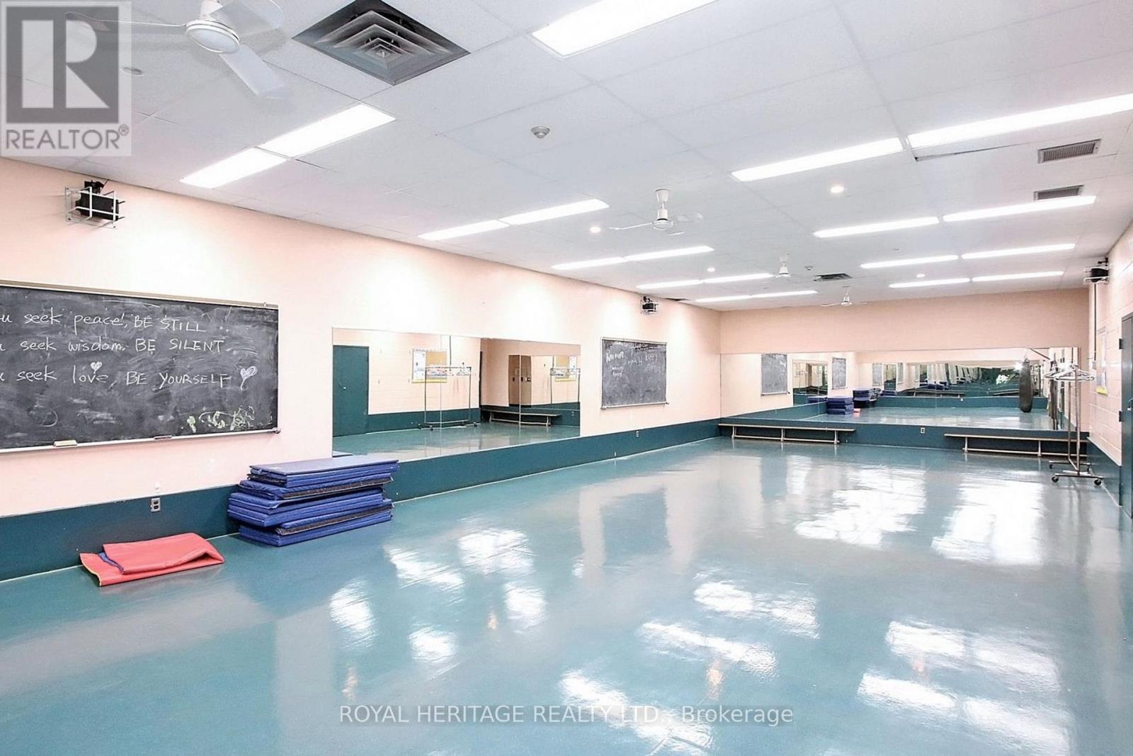 301 - 3 Massey Square, Toronto, ON - Indoor Photo Showing Other Room