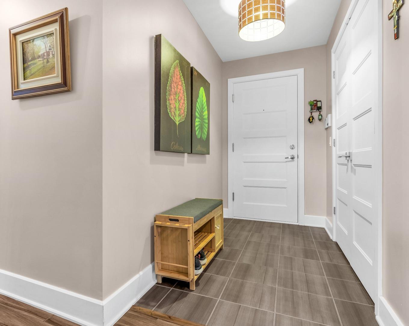 Hall - 204-4137 Rue Ouellette, Longueuil (Saint-Hubert), QC - Indoor Photo Showing Other Room