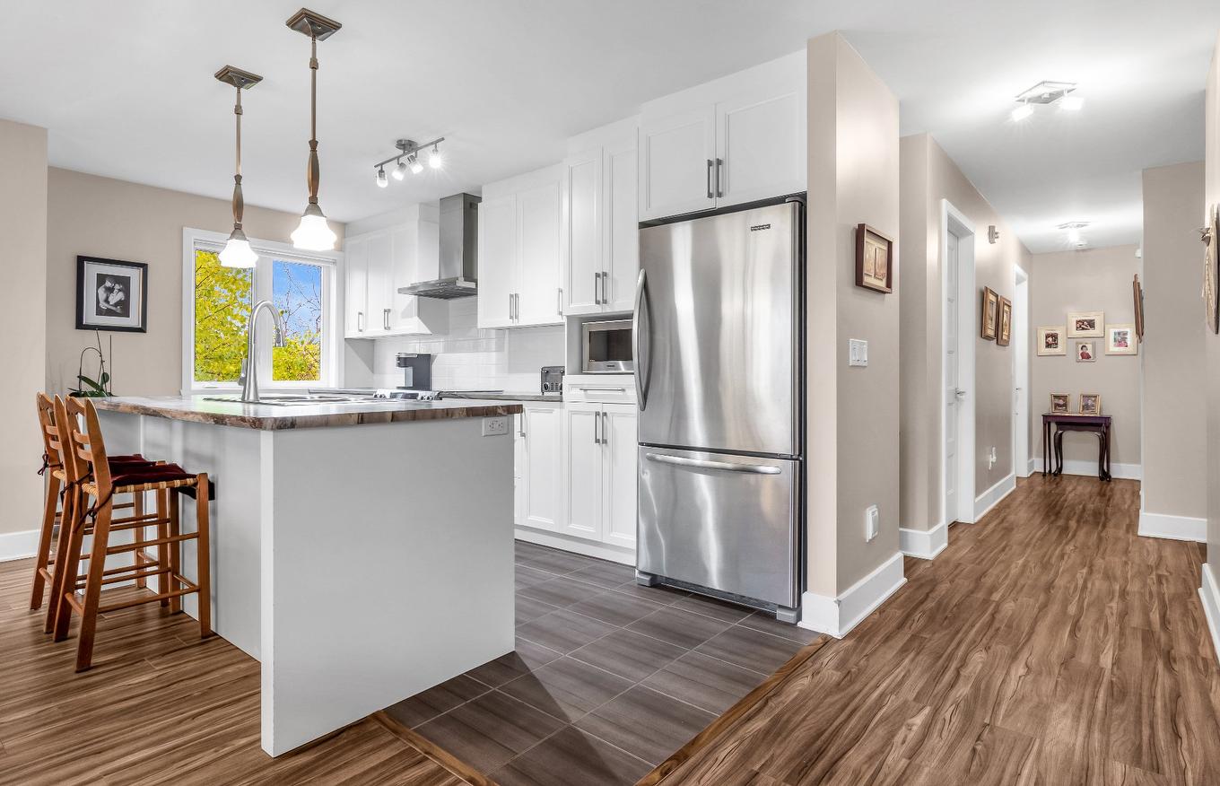 Kitchen - 204-4137 Rue Ouellette, Longueuil (Saint-Hubert), QC - Indoor Photo Showing Kitchen