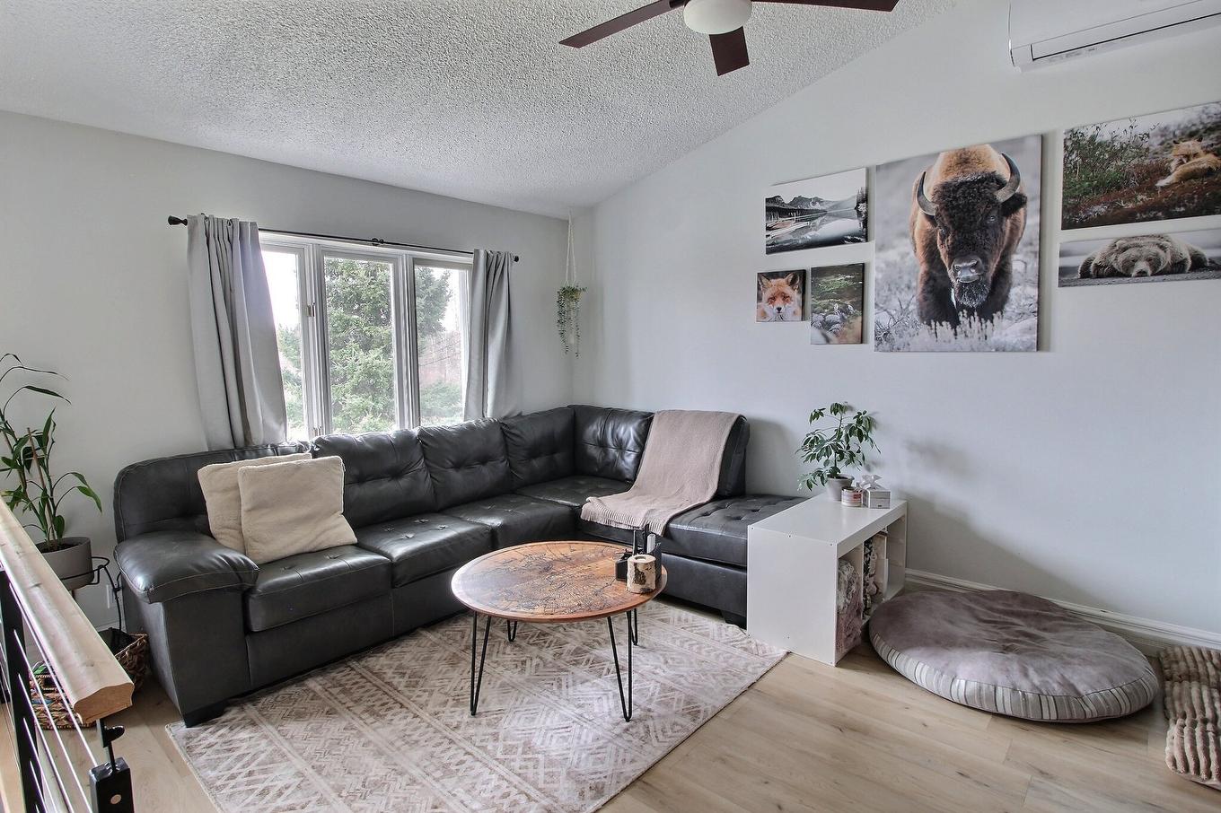 Living room - 13 Rue Desjardins, Rouyn-Noranda, QC - Indoor Photo Showing Living Room