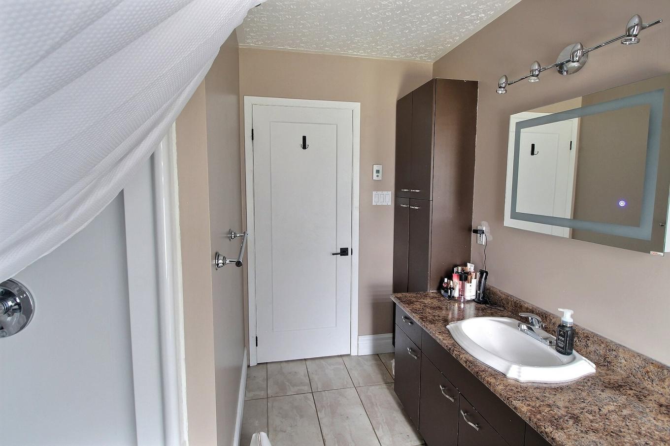 Bathroom - 13 Rue Desjardins, Rouyn-Noranda, QC - Indoor Photo Showing Bathroom