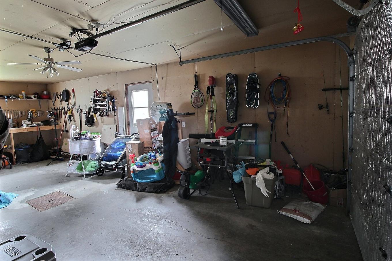 Garage - 13 Rue Desjardins, Rouyn-Noranda, QC - Indoor Photo Showing Garage