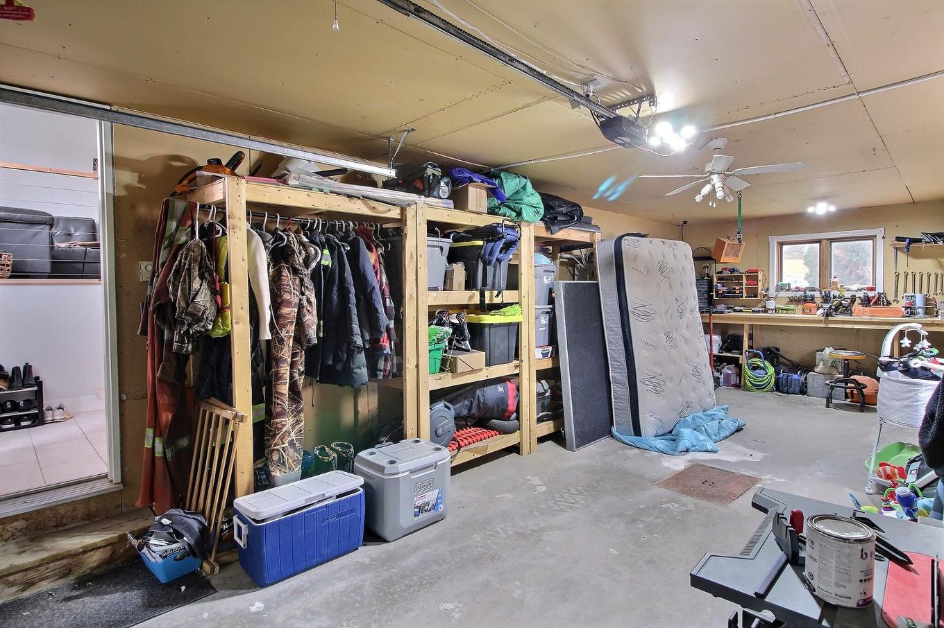 Garage - 13 Rue Desjardins, Rouyn-Noranda, QC - Indoor With Storage