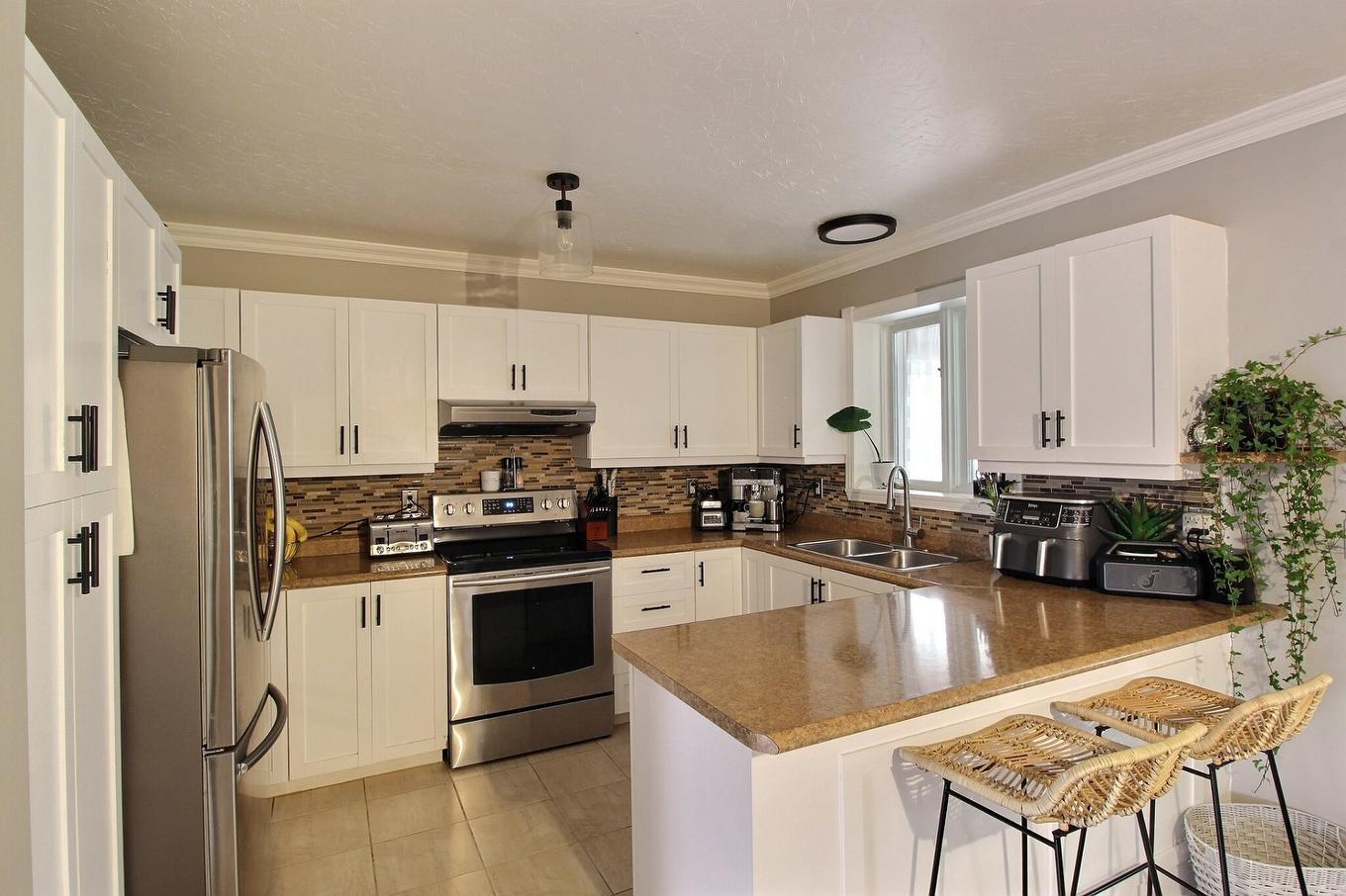 Kitchen - 13 Rue Desjardins, Rouyn-Noranda, QC - Indoor Photo Showing Kitchen With Double Sink
