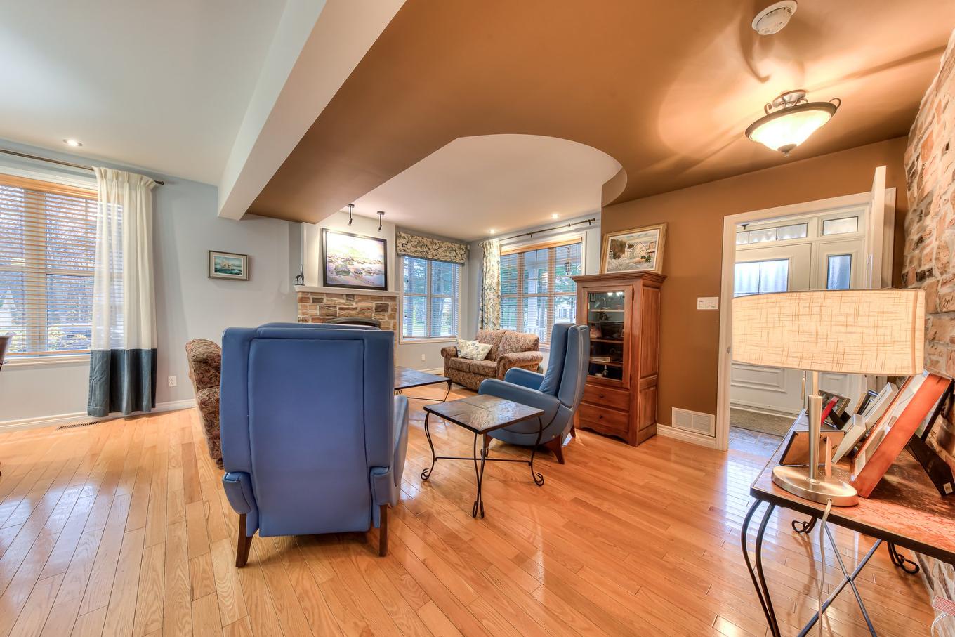 Salon - 3209 Rue Du Petit-Lac, Sorel-Tracy, QC - Indoor