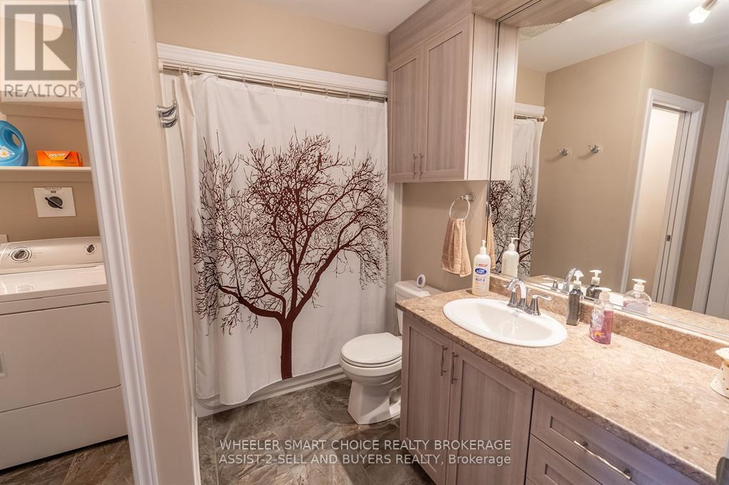 225 - 218 First Street E, Cornwall, ON - Indoor Photo Showing Bathroom