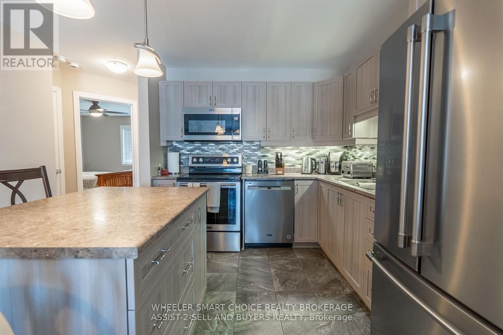 225 - 218 First Street E, Cornwall, ON - Indoor Photo Showing Kitchen With Upgraded Kitchen