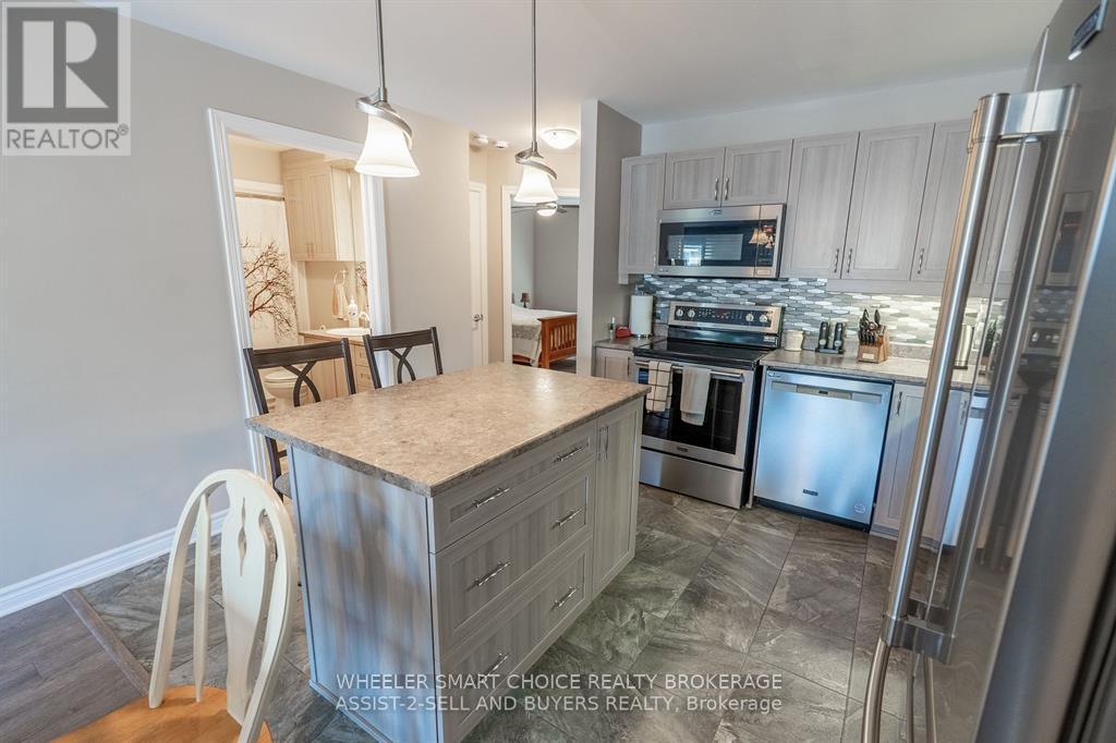 225 - 218 First Street E, Cornwall, ON - Indoor Photo Showing Kitchen With Upgraded Kitchen