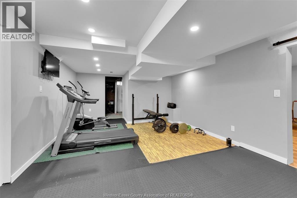 442 Baldoon Road, Chatham, ON - Indoor Photo Showing Gym Room
