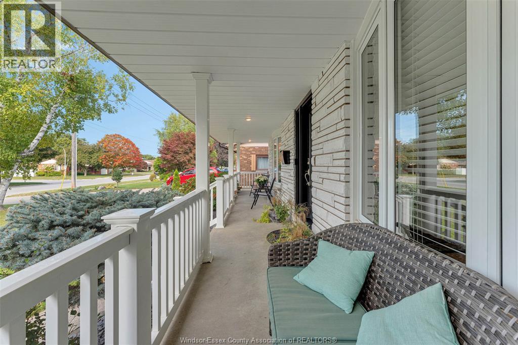 442 Baldoon Road, Chatham, ON - Outdoor With Exterior