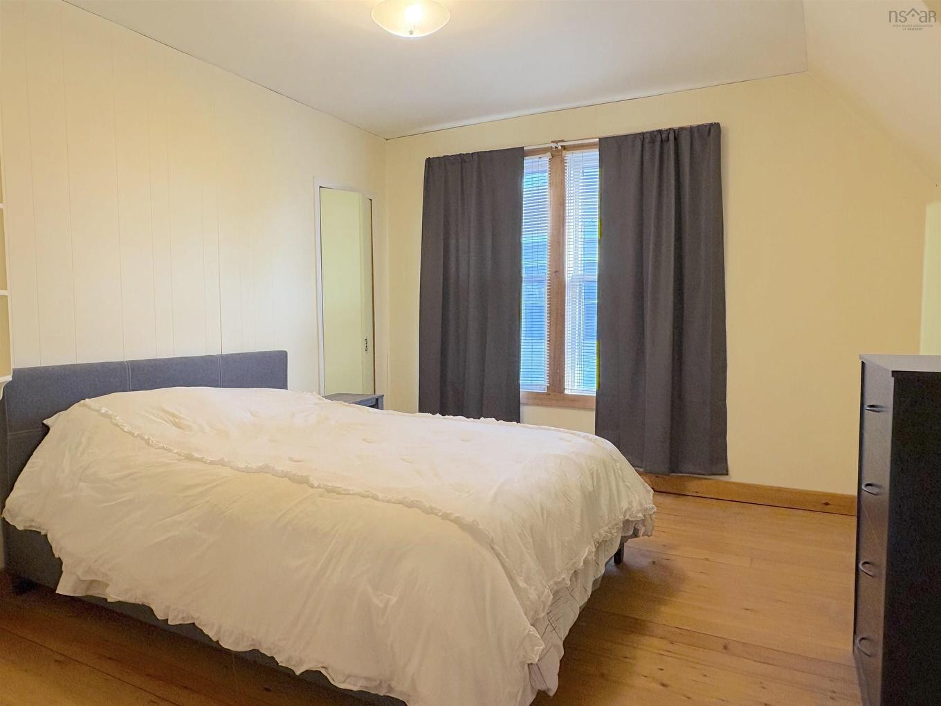 142 Mowatt Street, Shelburne, NS