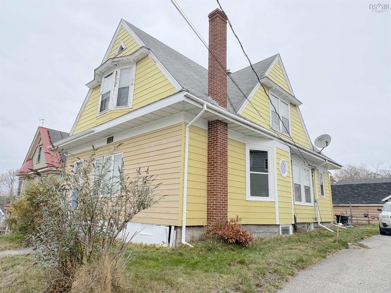 142 Mowatt Street, Shelburne, NS