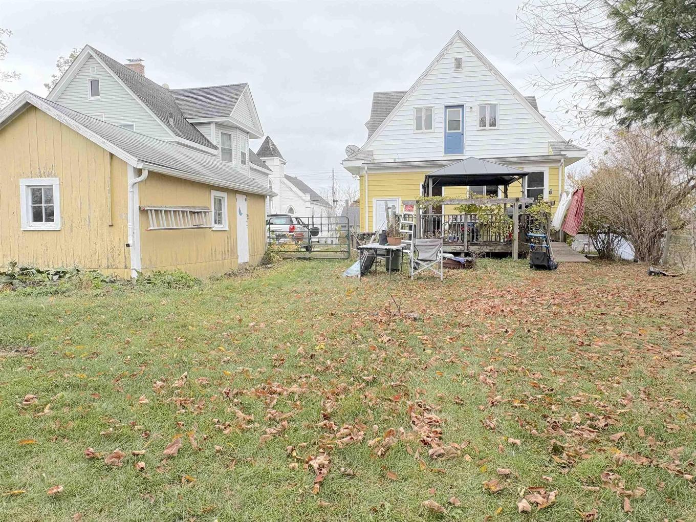 142 Mowatt Street, Shelburne, NS