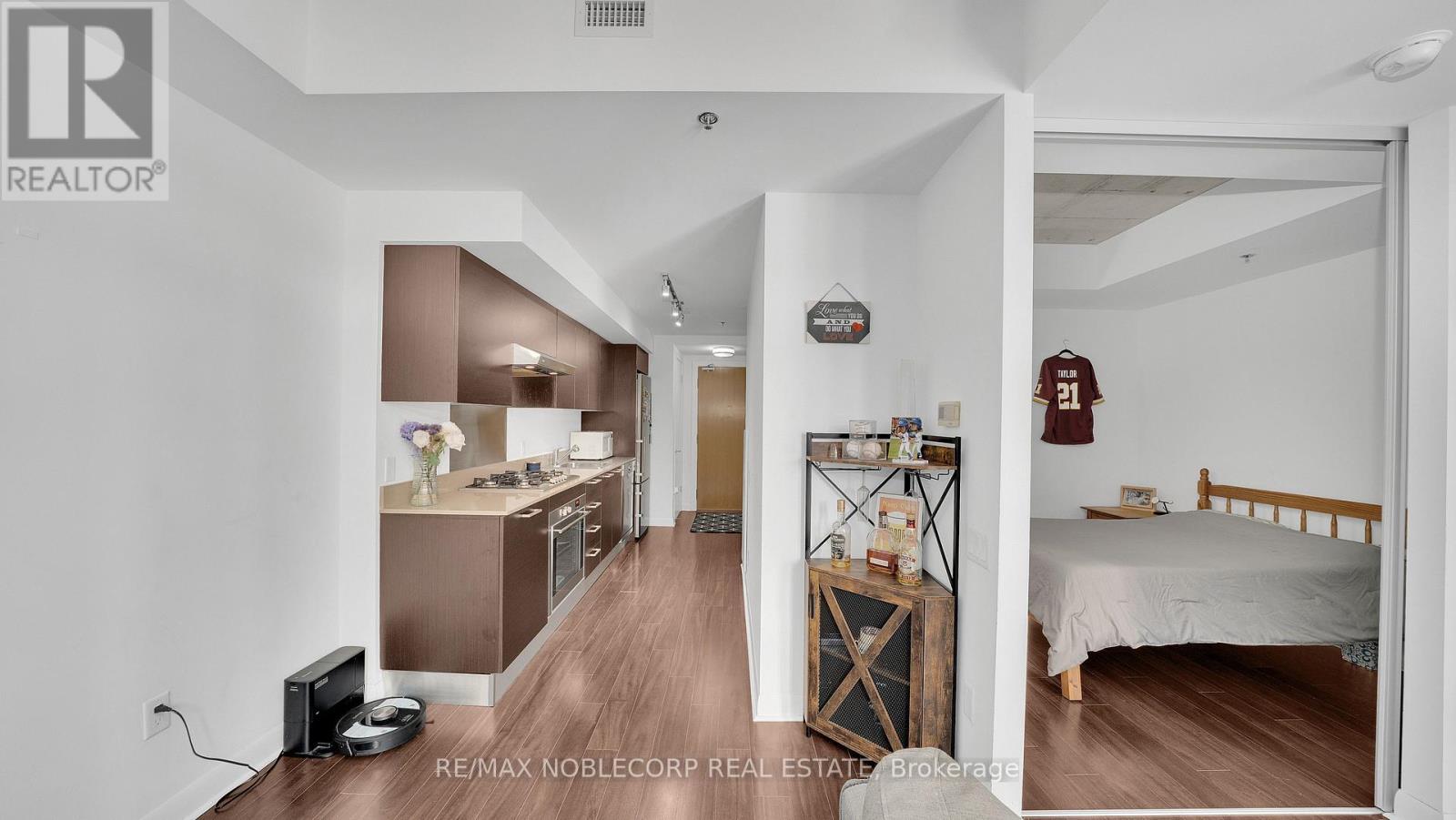 810 - 375 King Street W, Toronto, ON - Indoor Photo Showing Other Room