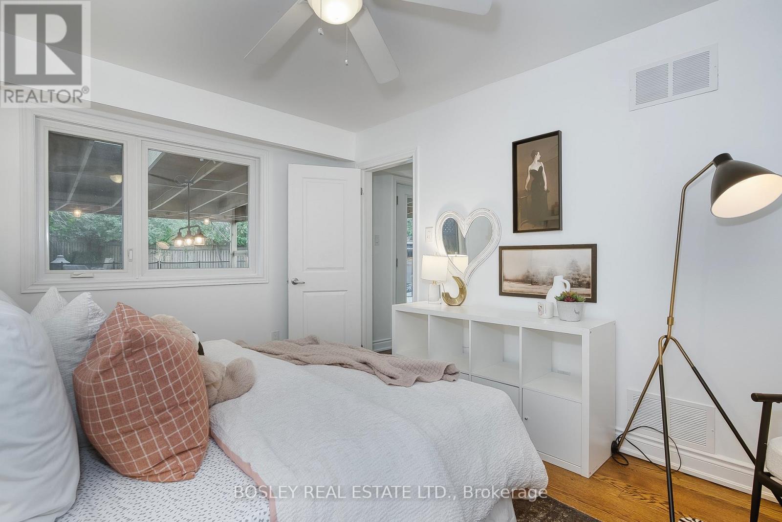 2972 Oslo Crescent, Mississauga, ON - Indoor Photo Showing Bedroom