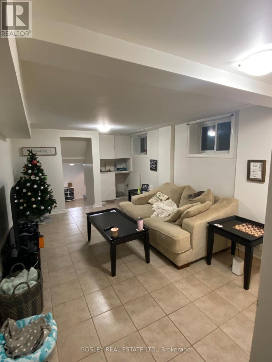 2972 Oslo Crescent, Mississauga, ON - Indoor Photo Showing Other Room