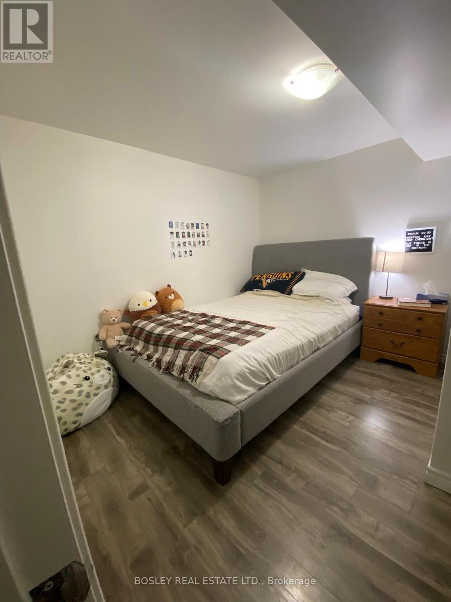 2972 Oslo Crescent, Mississauga, ON - Indoor Photo Showing Bedroom