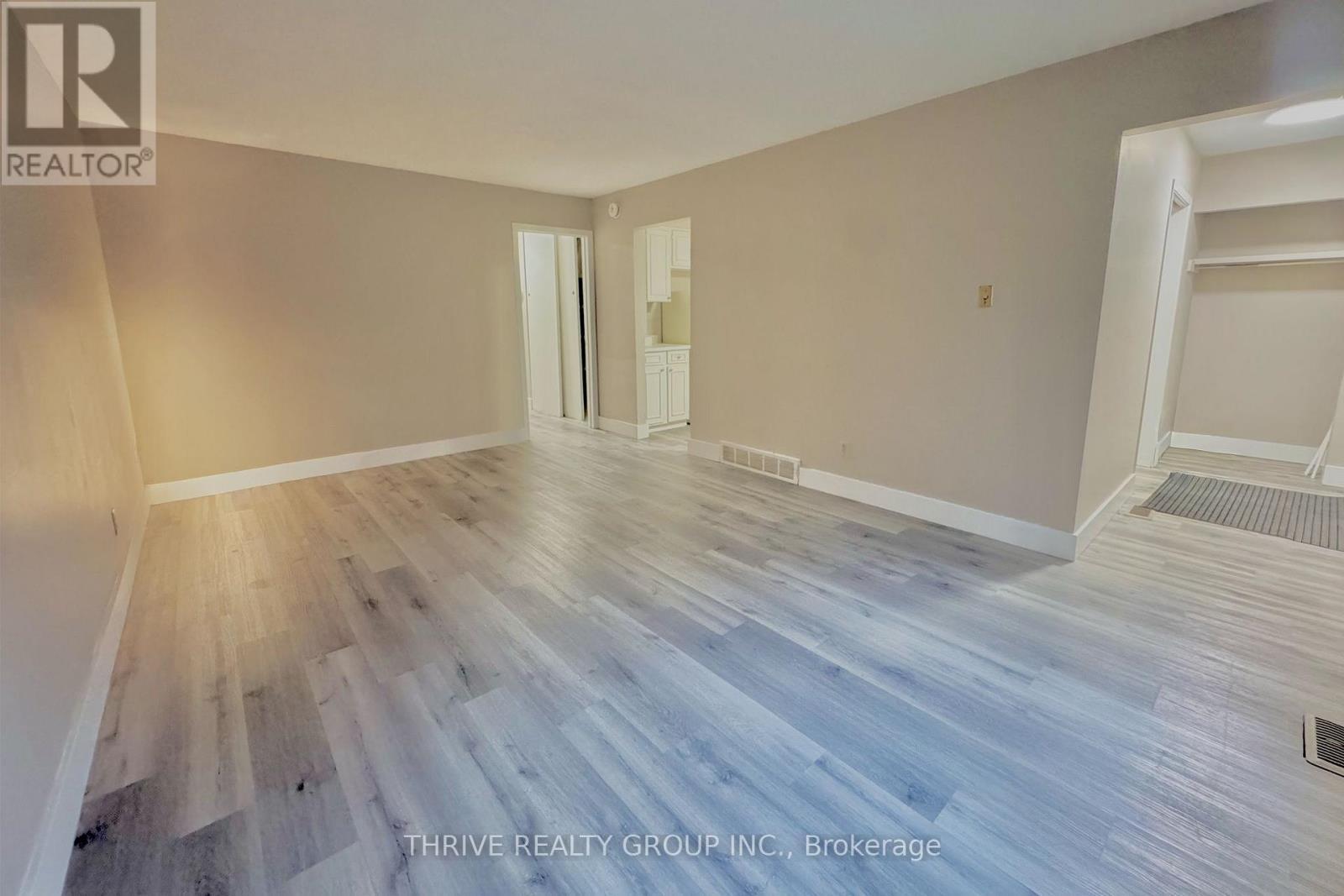 Upper - 101 Culver Crescent, London East (East H), ON - Indoor Photo Showing Other Room