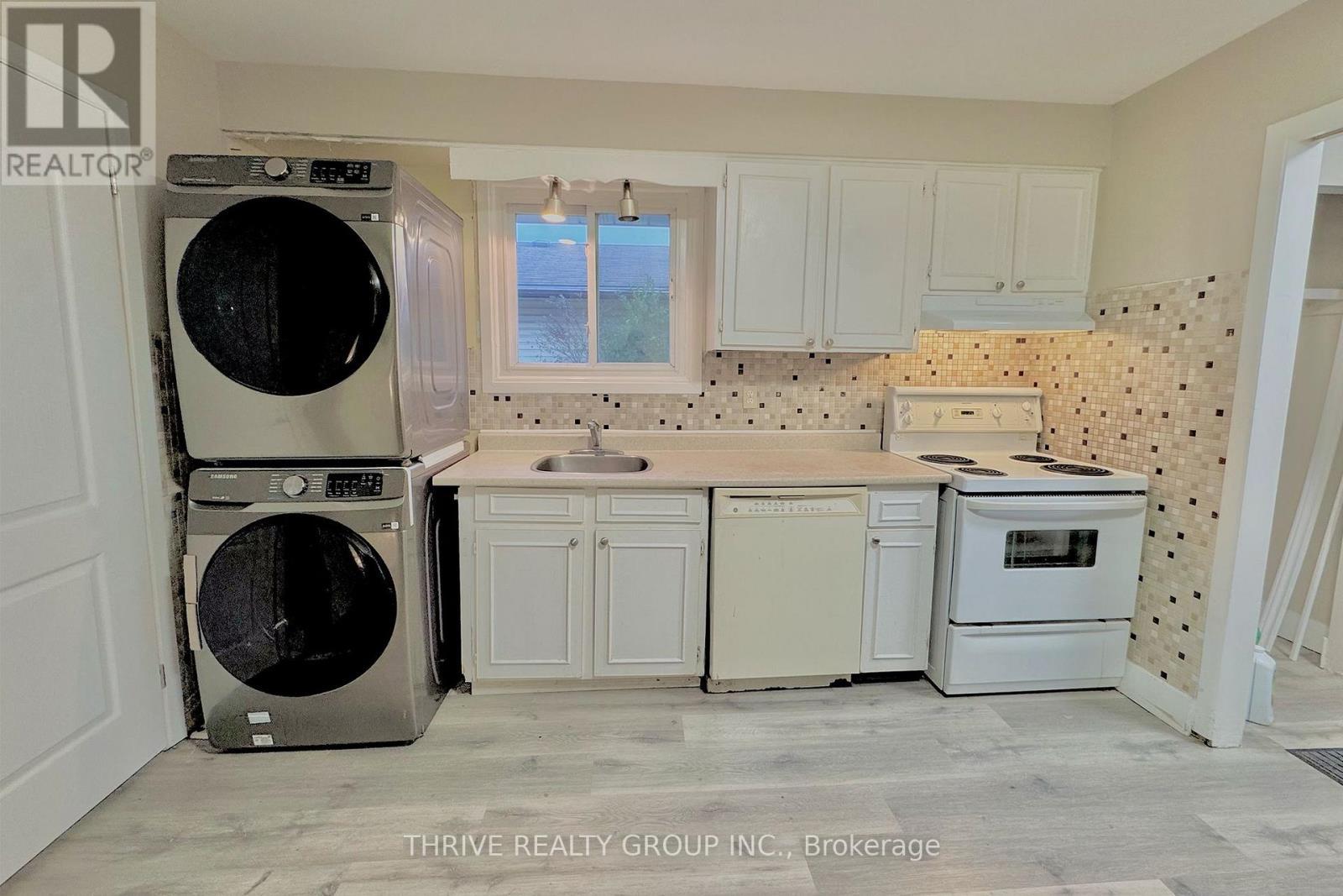 Upper - 101 Culver Crescent, London East (East H), ON - Indoor Photo Showing Laundry Room