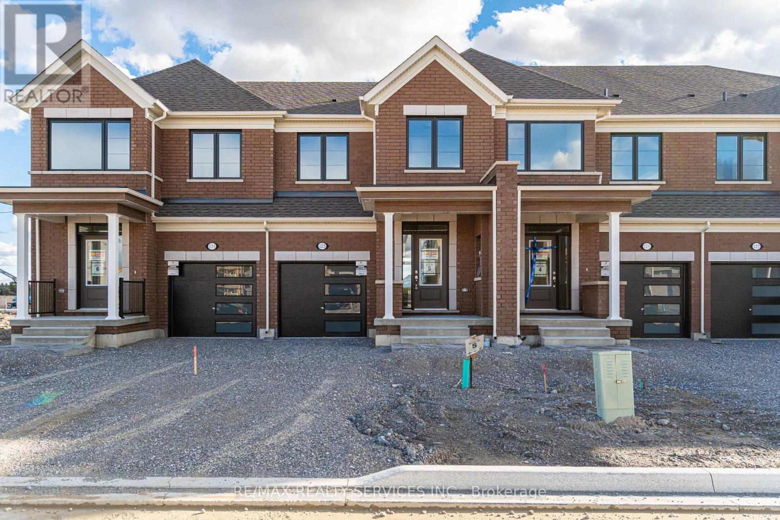 123 Sanderson Drive, Kawartha Lakes, ON - Outdoor With Facade