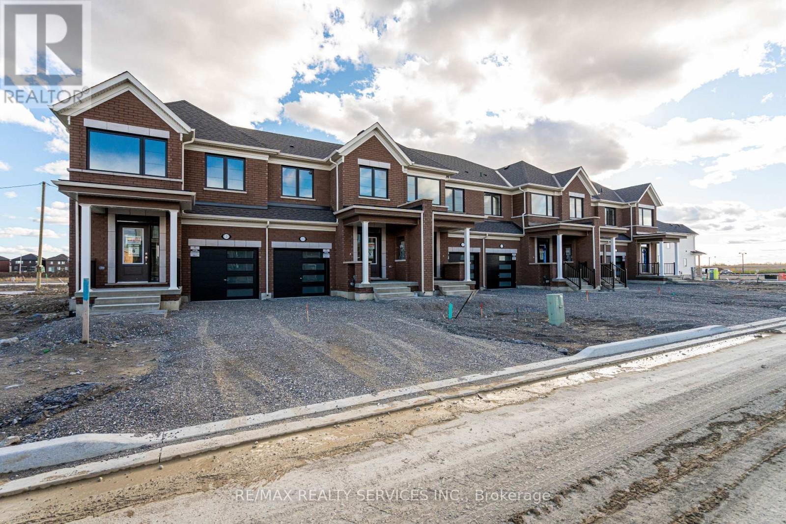 123 Sanderson Drive, Kawartha Lakes, ON - Outdoor With Facade