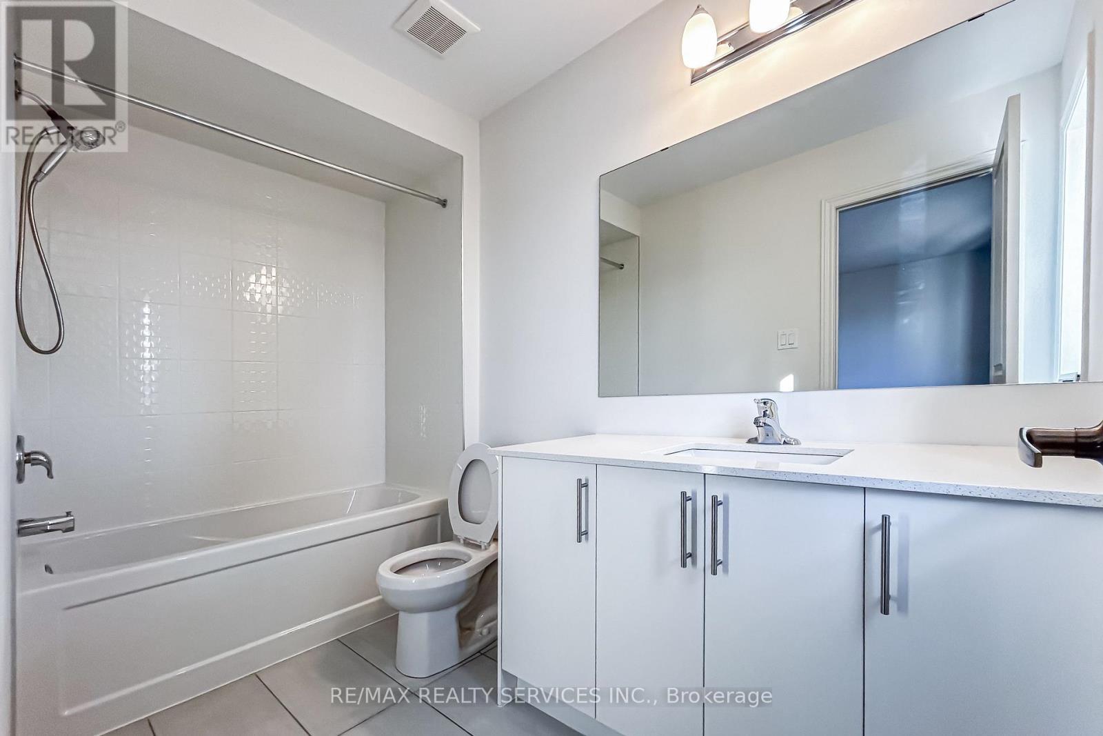 123 Sanderson Drive, Kawartha Lakes, ON - Indoor Photo Showing Bathroom