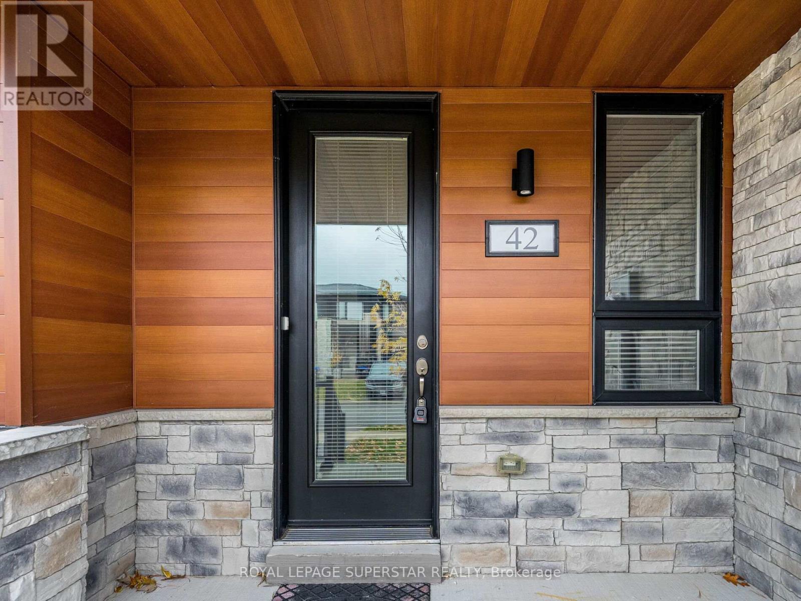 42 Eberhardt Drive, Wasaga Beach, ON - With Exterior