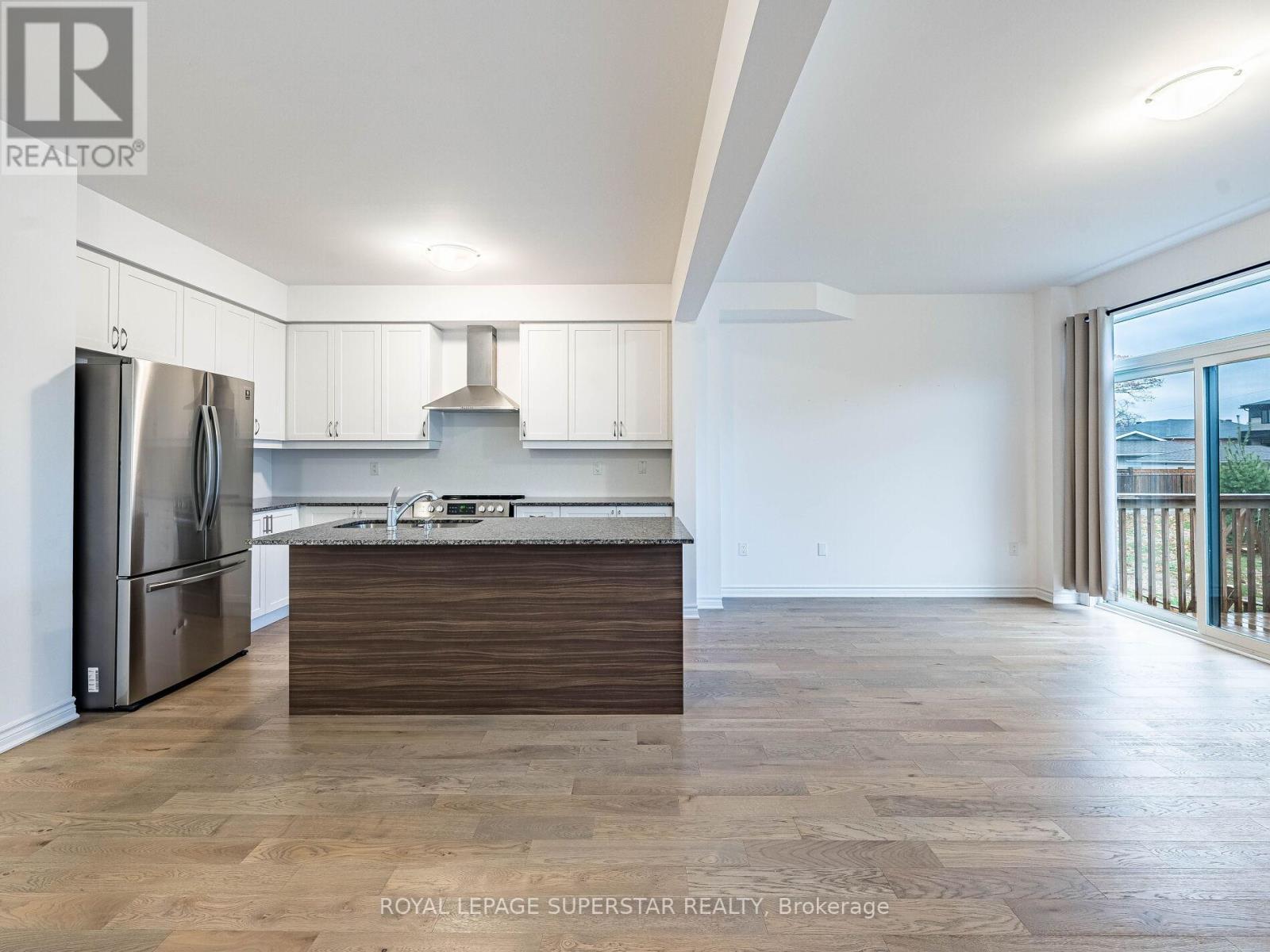 42 Eberhardt Drive, Wasaga Beach, ON - Indoor Photo Showing Kitchen With Double Sink