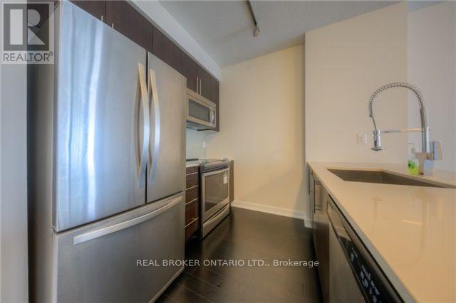 1604 - 4011 Brickstone Mews, Mississauga, ON - Indoor Photo Showing Kitchen