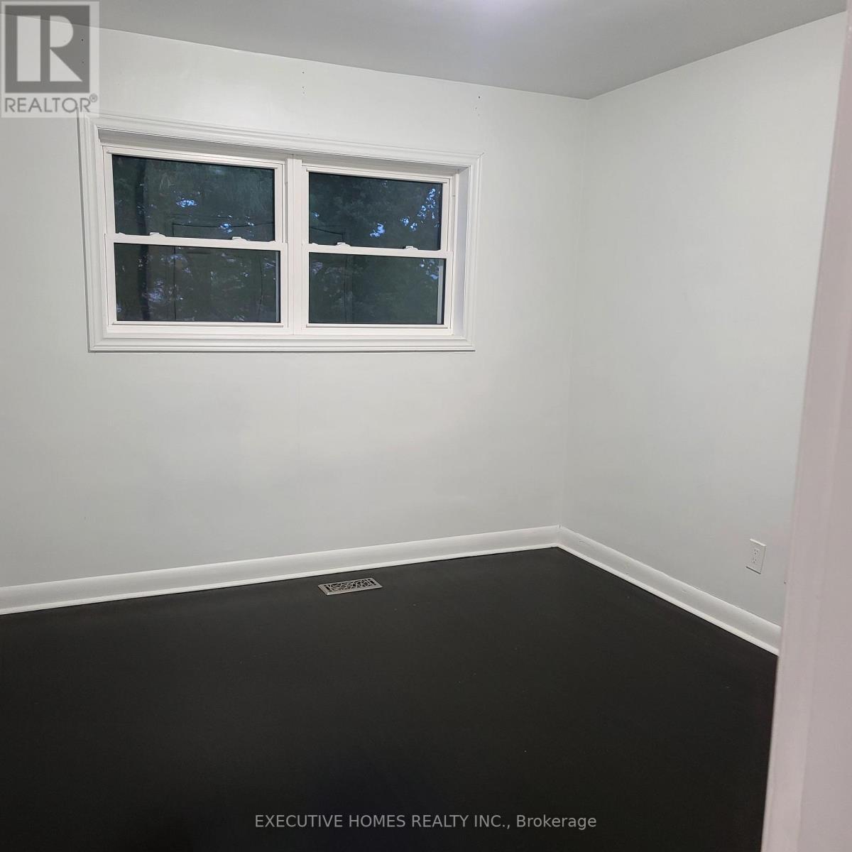 2221 Ghent Avenue, Burlington, ON - Indoor Photo Showing Other Room