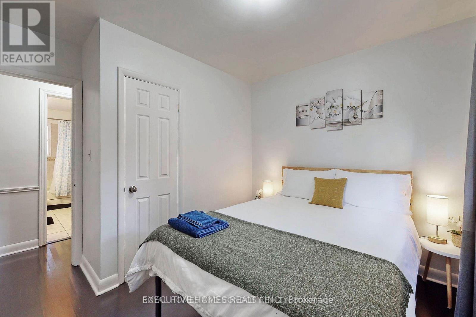 2221 Ghent Avenue, Burlington, ON - Indoor Photo Showing Bedroom
