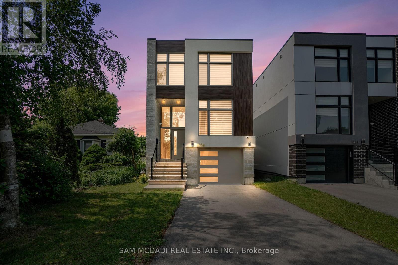 1036 Enola Avenue, Mississauga, ON - Outdoor With Facade