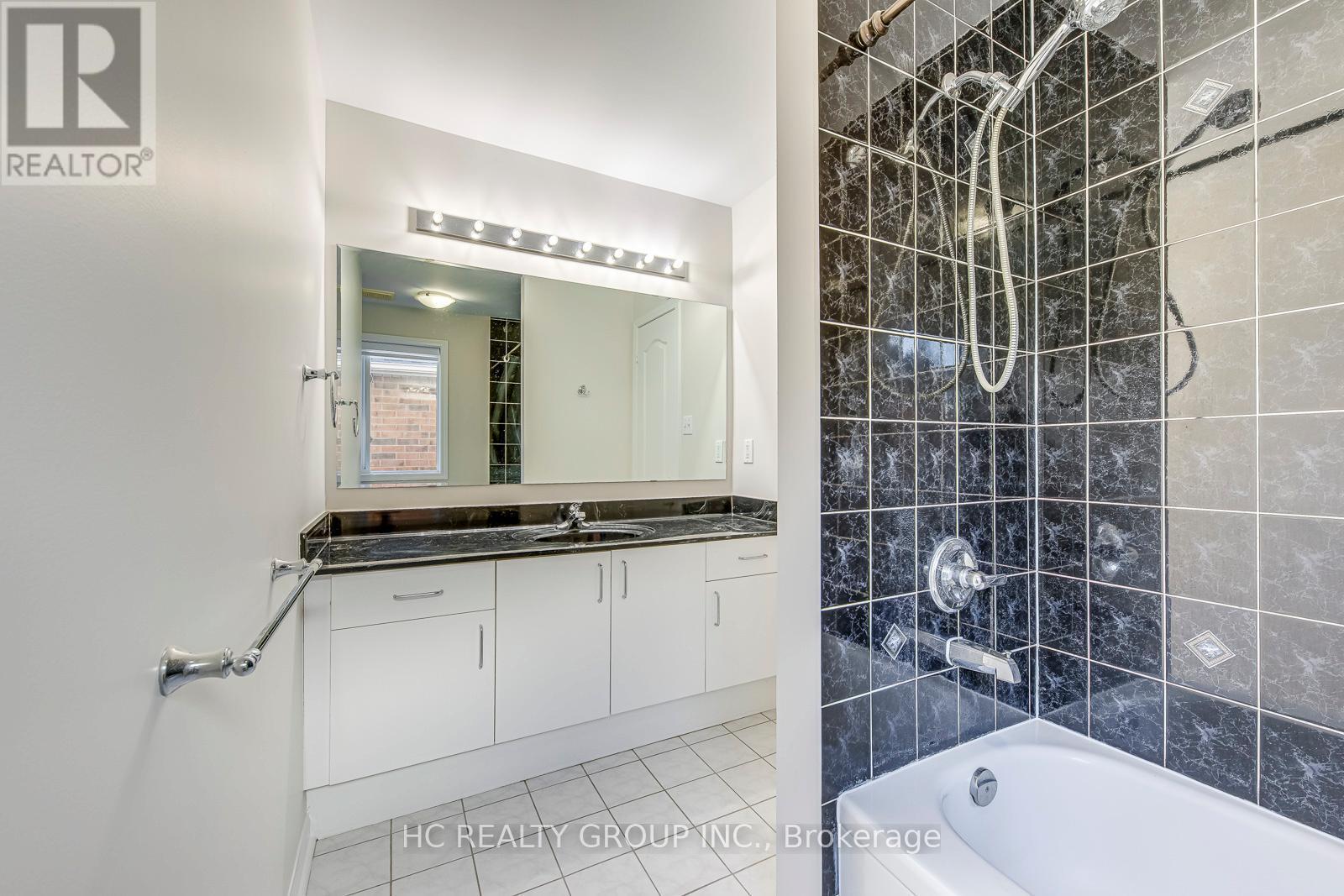 3045 Abernathy Way, Oakville, ON - Indoor Photo Showing Bathroom