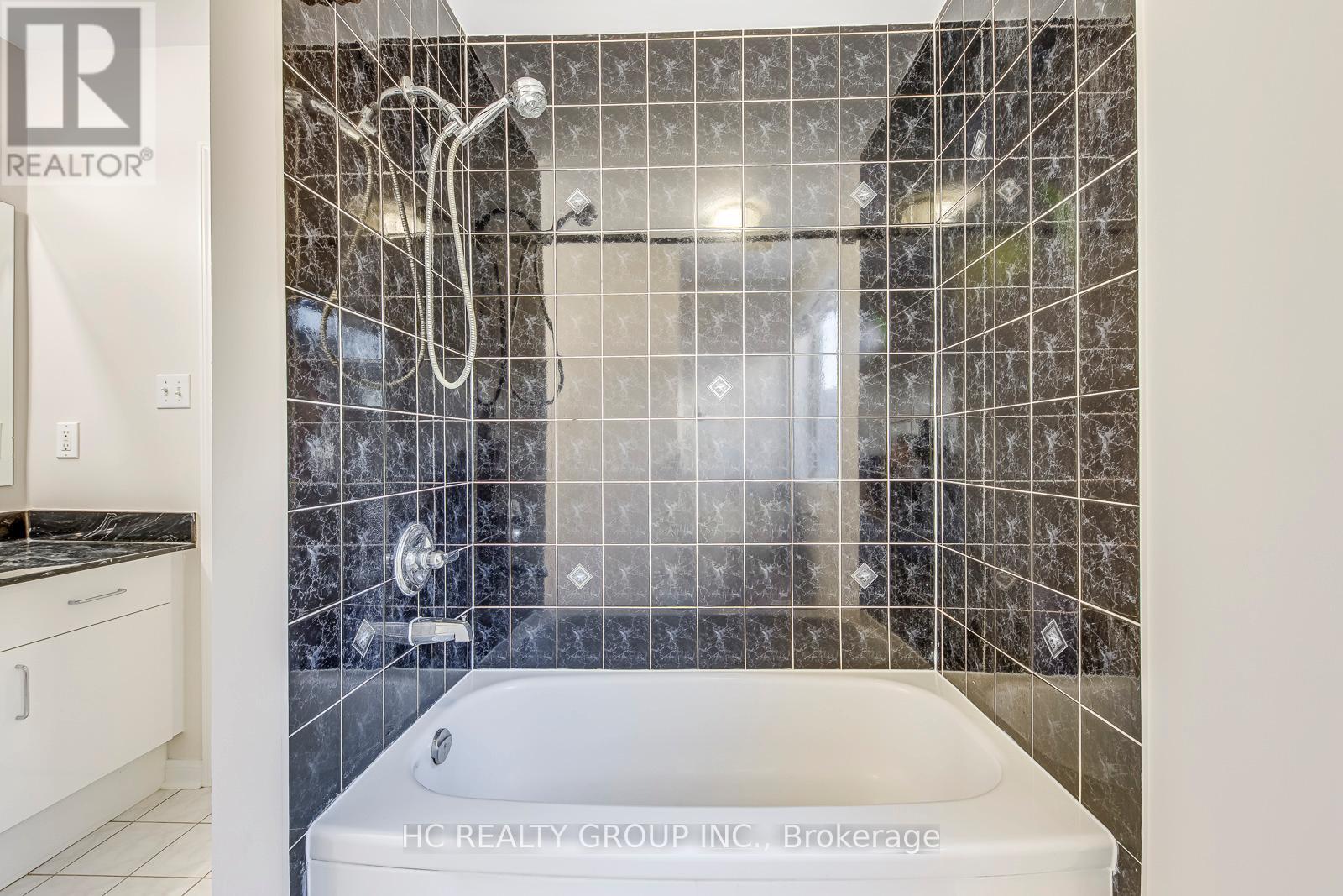 3045 Abernathy Way, Oakville, ON - Indoor Photo Showing Bathroom